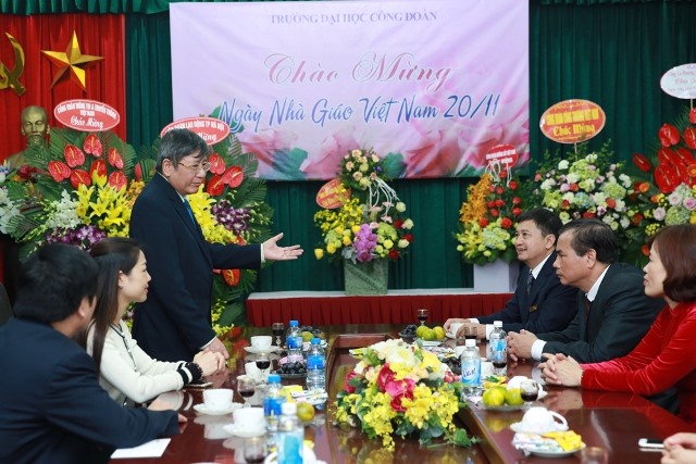 Phó Chủ tịch Thường trực Tổng LĐLĐVN Trần Thanh Hải phát biểu chúc mừng cán bộ, nhà giáo Trường Đại học Công đoàn. Ảnh: Hải Nguyễn